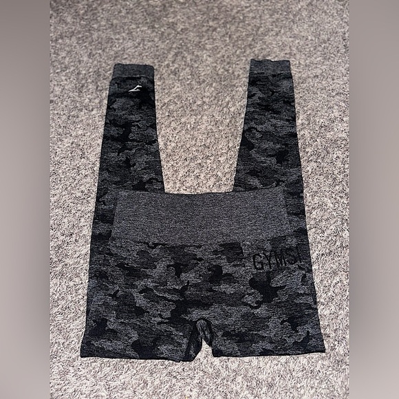 Gymshark Pants - Women’s GYMSHARK Grey Camo Seamless Leggings Size Small